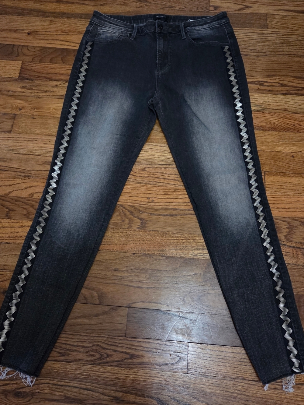 Driftwood Jackie Jeans -charcoal gray wash with metallic beaded detail Size 28